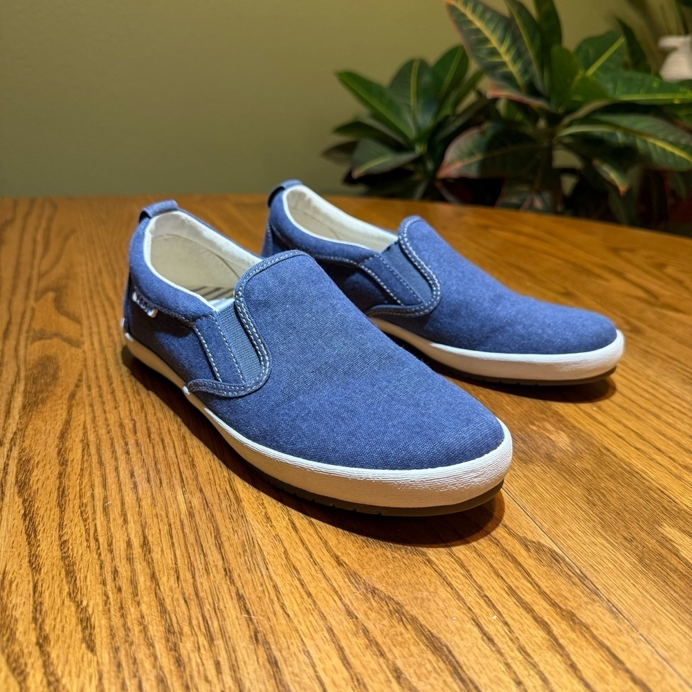 Taos Dandy Blue Wash Canvas Slip-On Shoes Size 6.5
